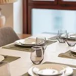 Duomo Square 3br Apartment Como