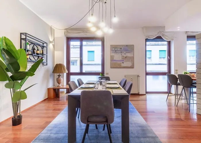 Duomo Square 3br Apartamento